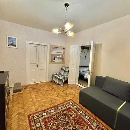 Style Apartments In Old Лвив Екстериор снимка