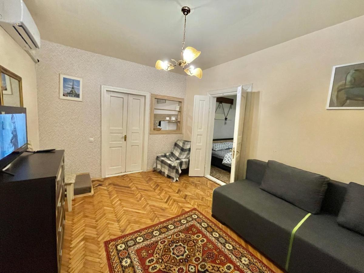 Style Apartments In Old Лвив Екстериор снимка