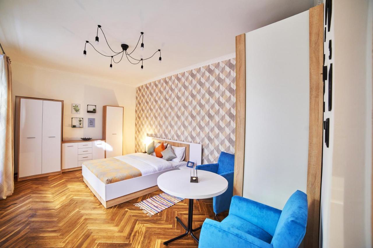 Style Apartments In Old Лвив Екстериор снимка
