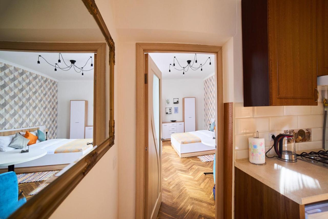 Style Apartments In Old Лвив Екстериор снимка