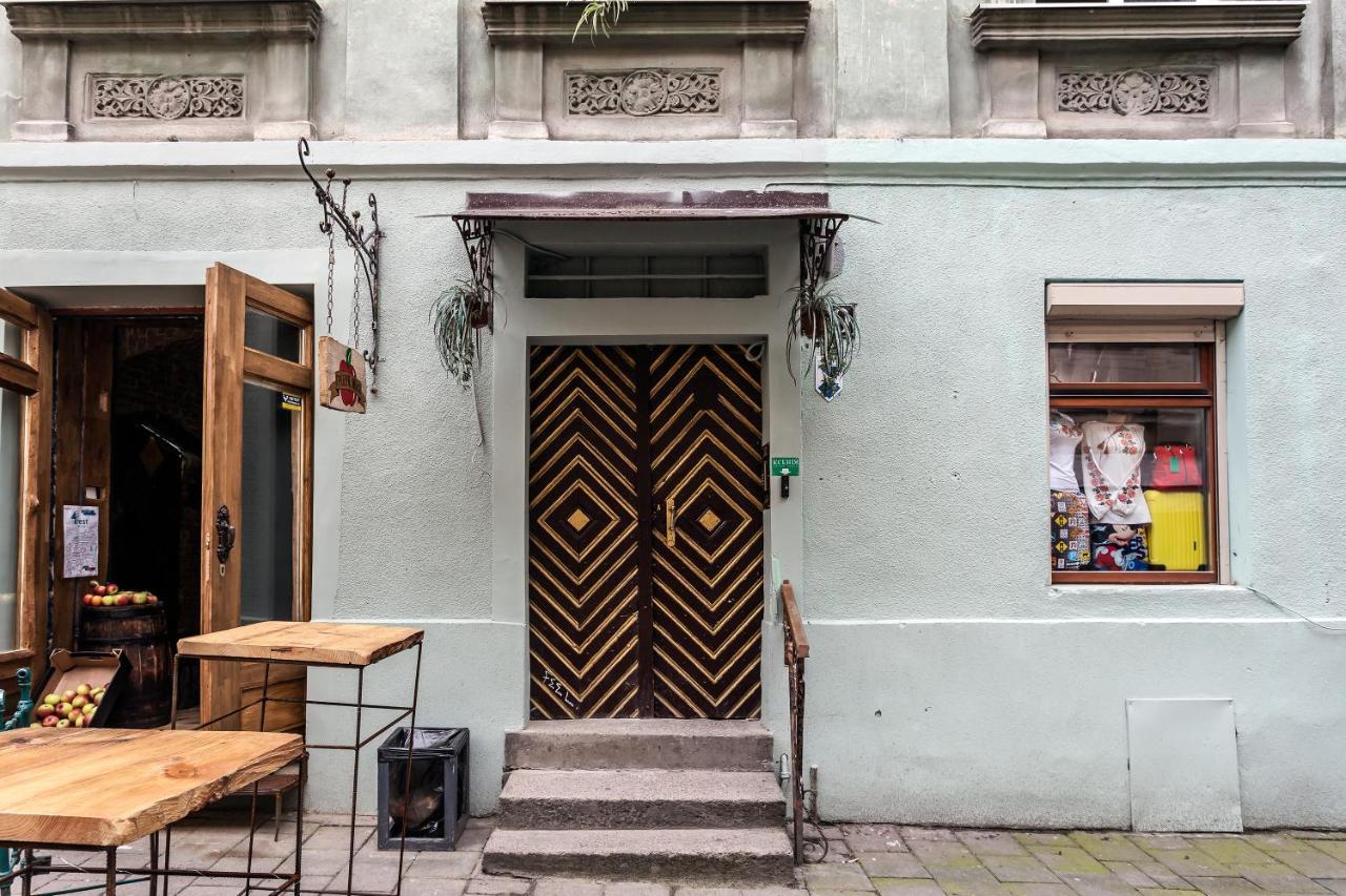 Style Apartments In Old Лвив Екстериор снимка